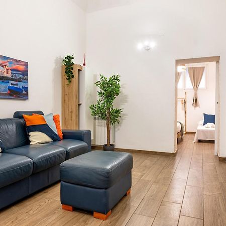 Modern Stone Apartment In The Heart Of Bari Ngoại thất bức ảnh