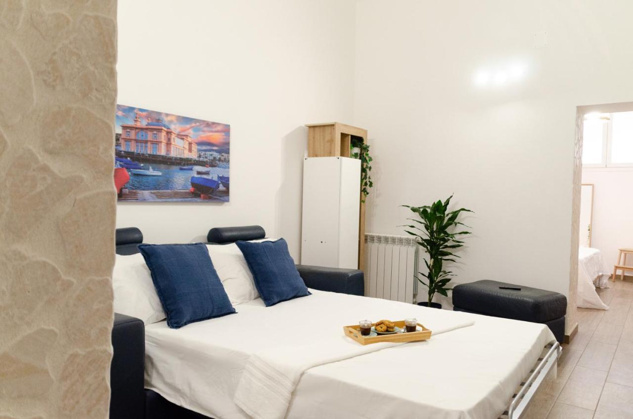 Modern Stone Apartment In The Heart Of Bari Ngoại thất bức ảnh