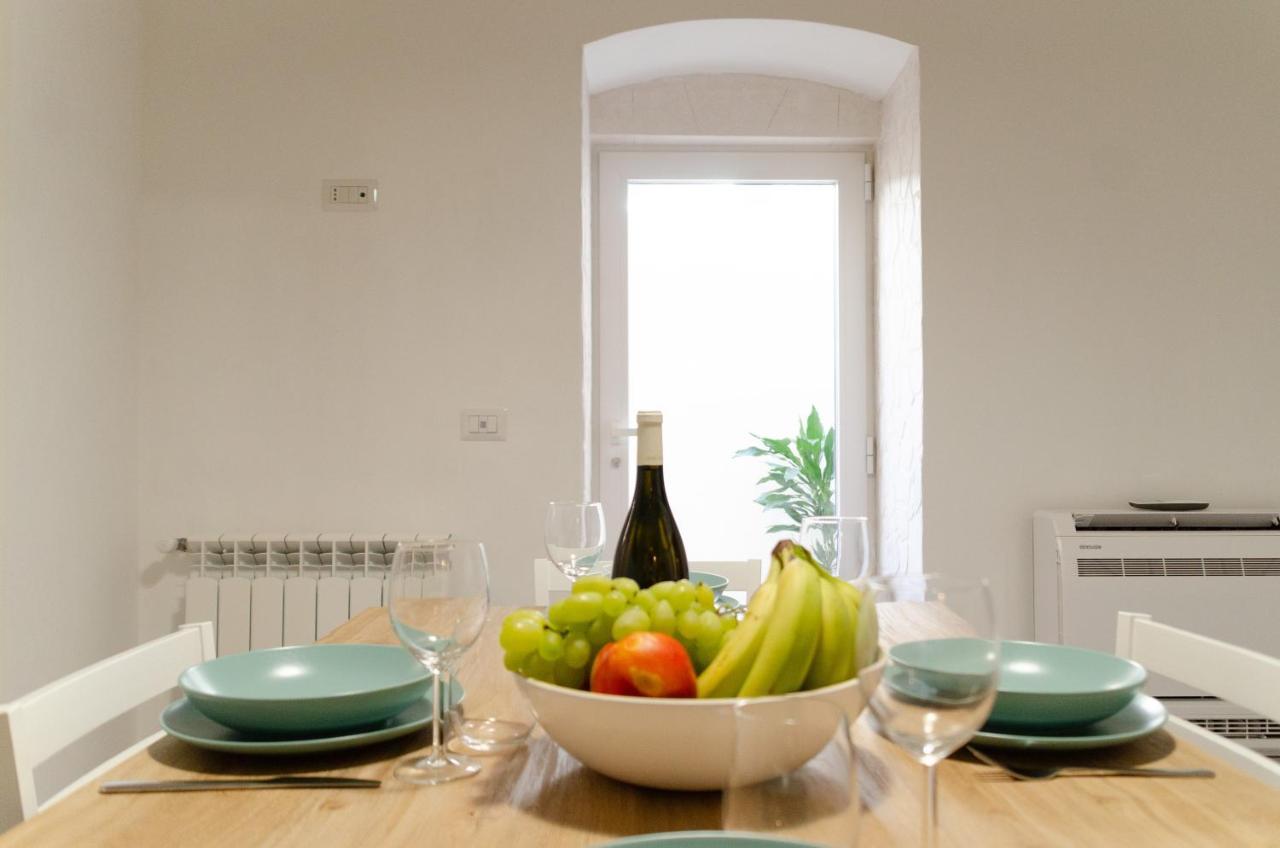 Modern Stone Apartment In The Heart Of Bari Ngoại thất bức ảnh