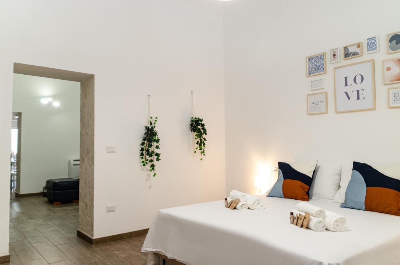Modern Stone Apartment In The Heart Of Bari Ngoại thất bức ảnh
