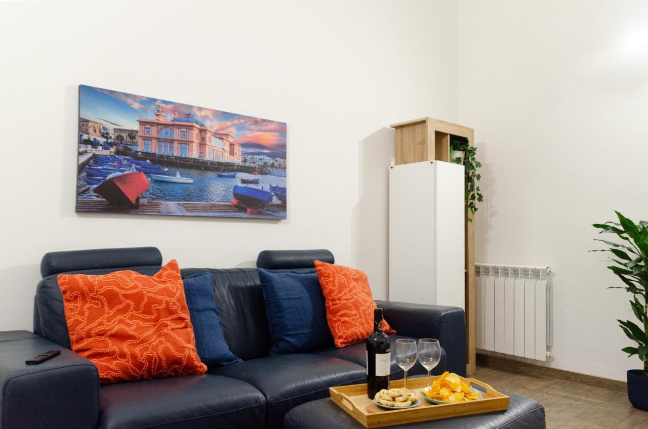 Modern Stone Apartment In The Heart Of Bari Ngoại thất bức ảnh