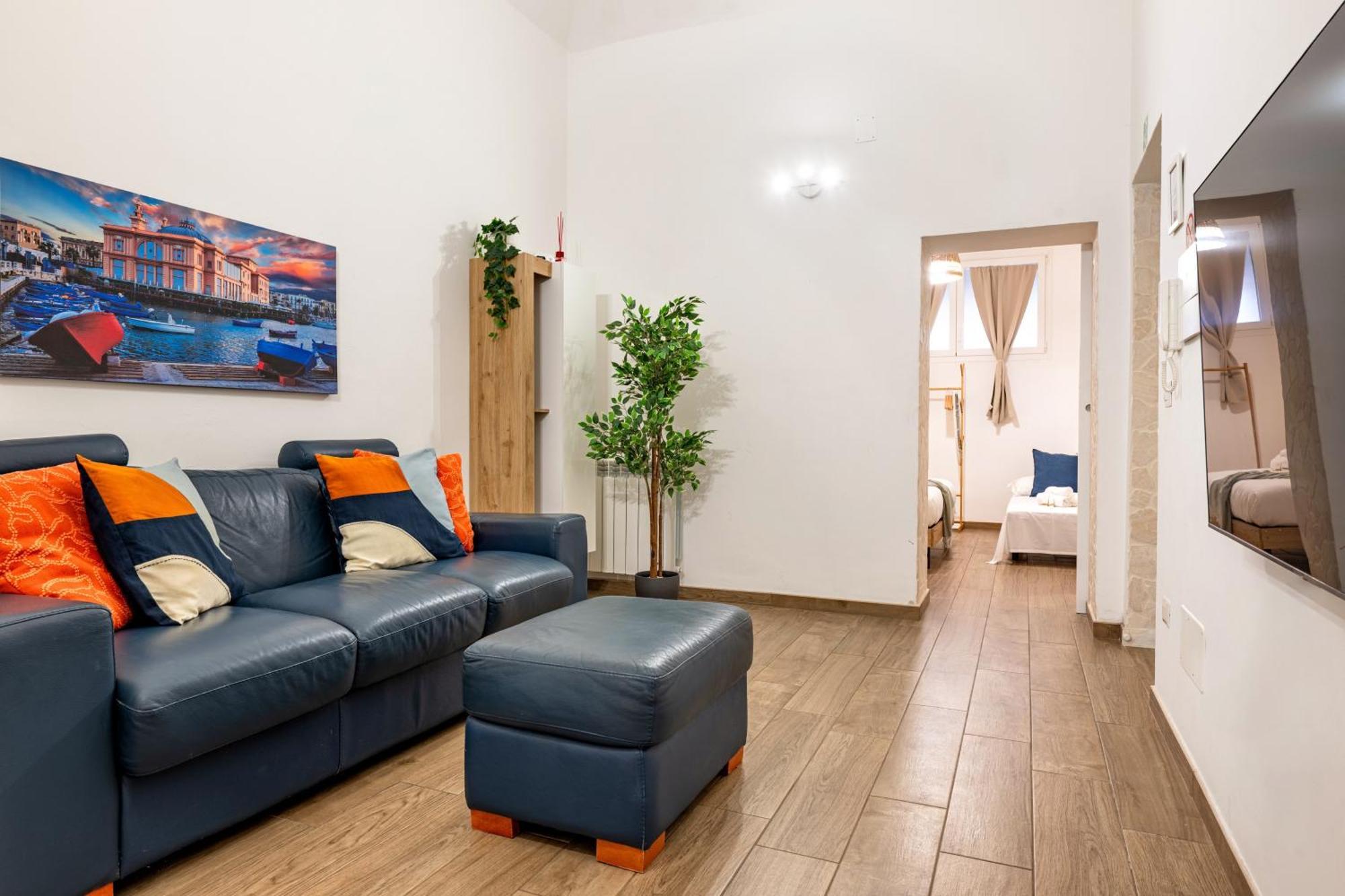 Modern Stone Apartment In The Heart Of Bari Ngoại thất bức ảnh