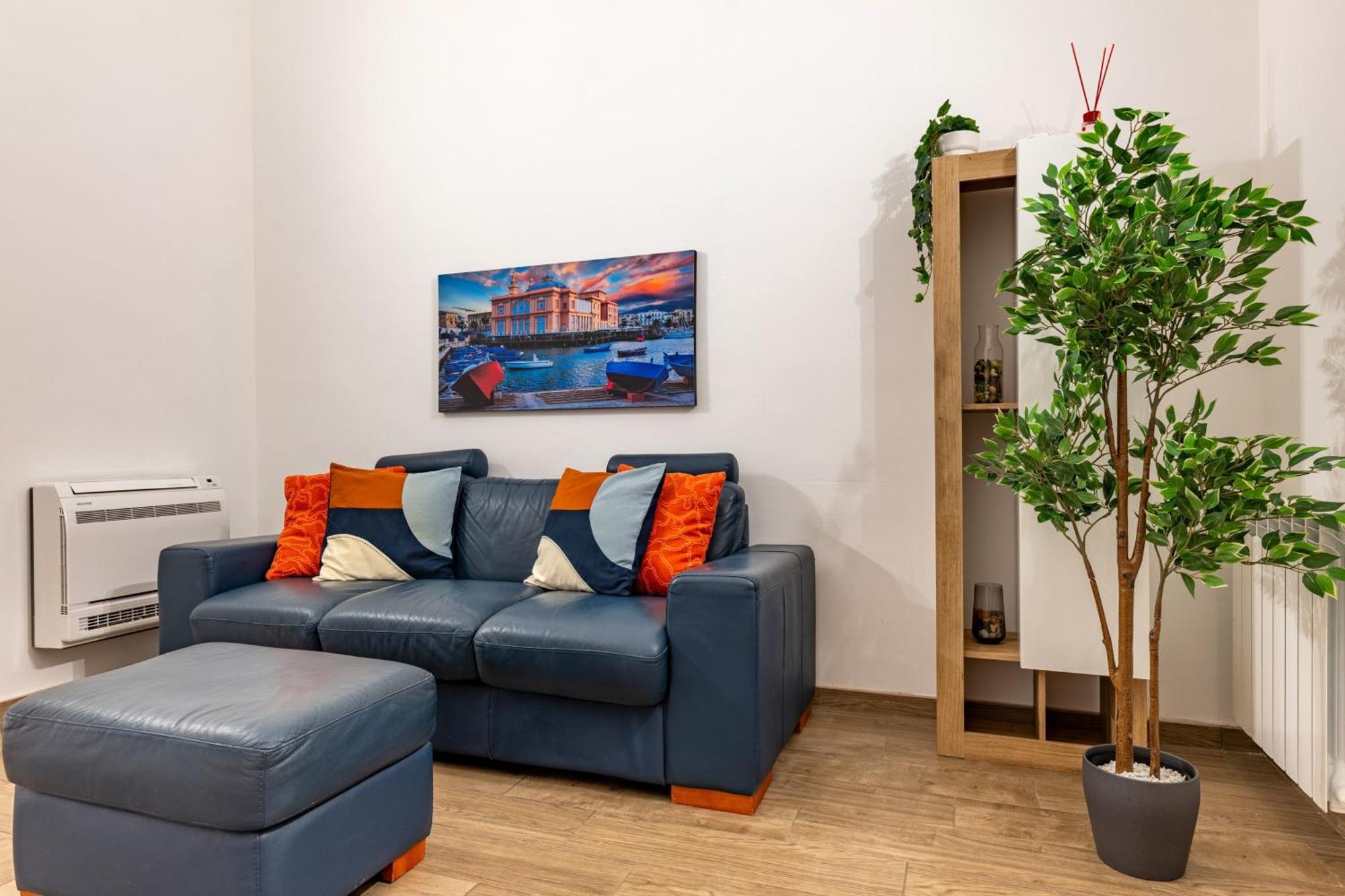 Modern Stone Apartment In The Heart Of Bari Ngoại thất bức ảnh