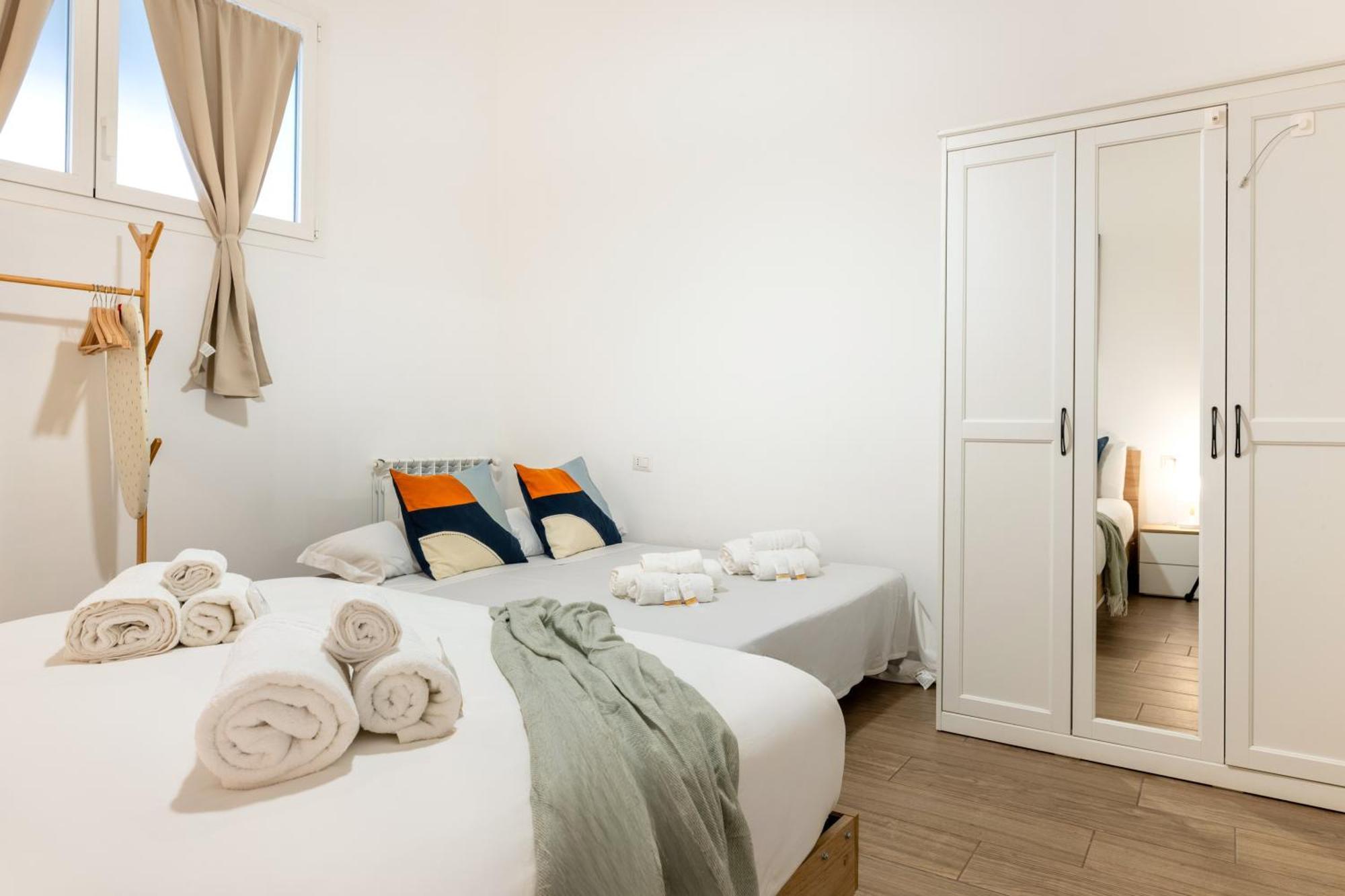 Modern Stone Apartment In The Heart Of Bari Ngoại thất bức ảnh