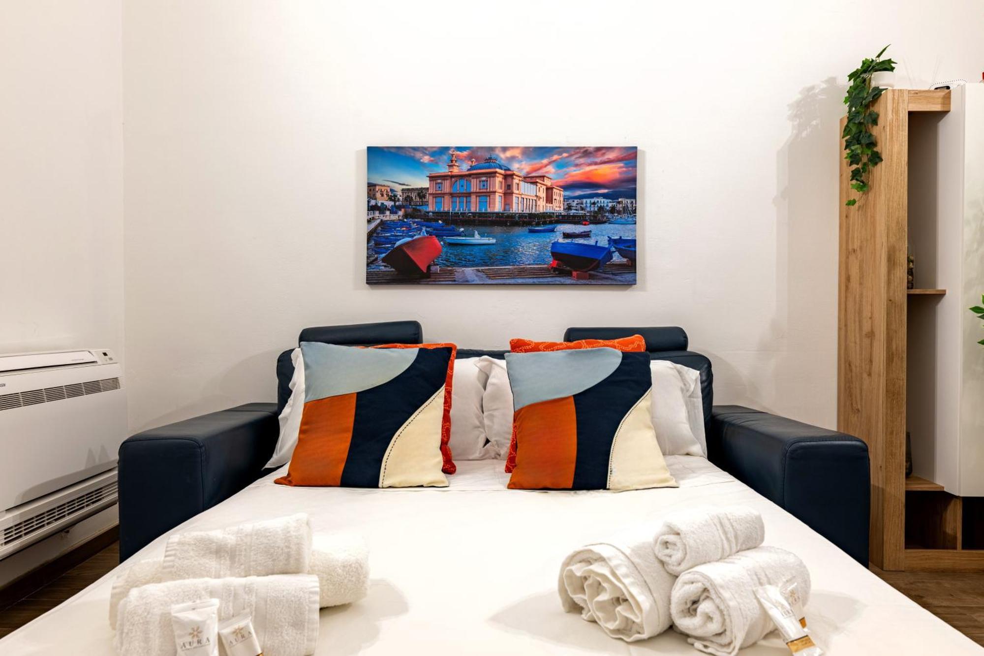 Modern Stone Apartment In The Heart Of Bari Ngoại thất bức ảnh