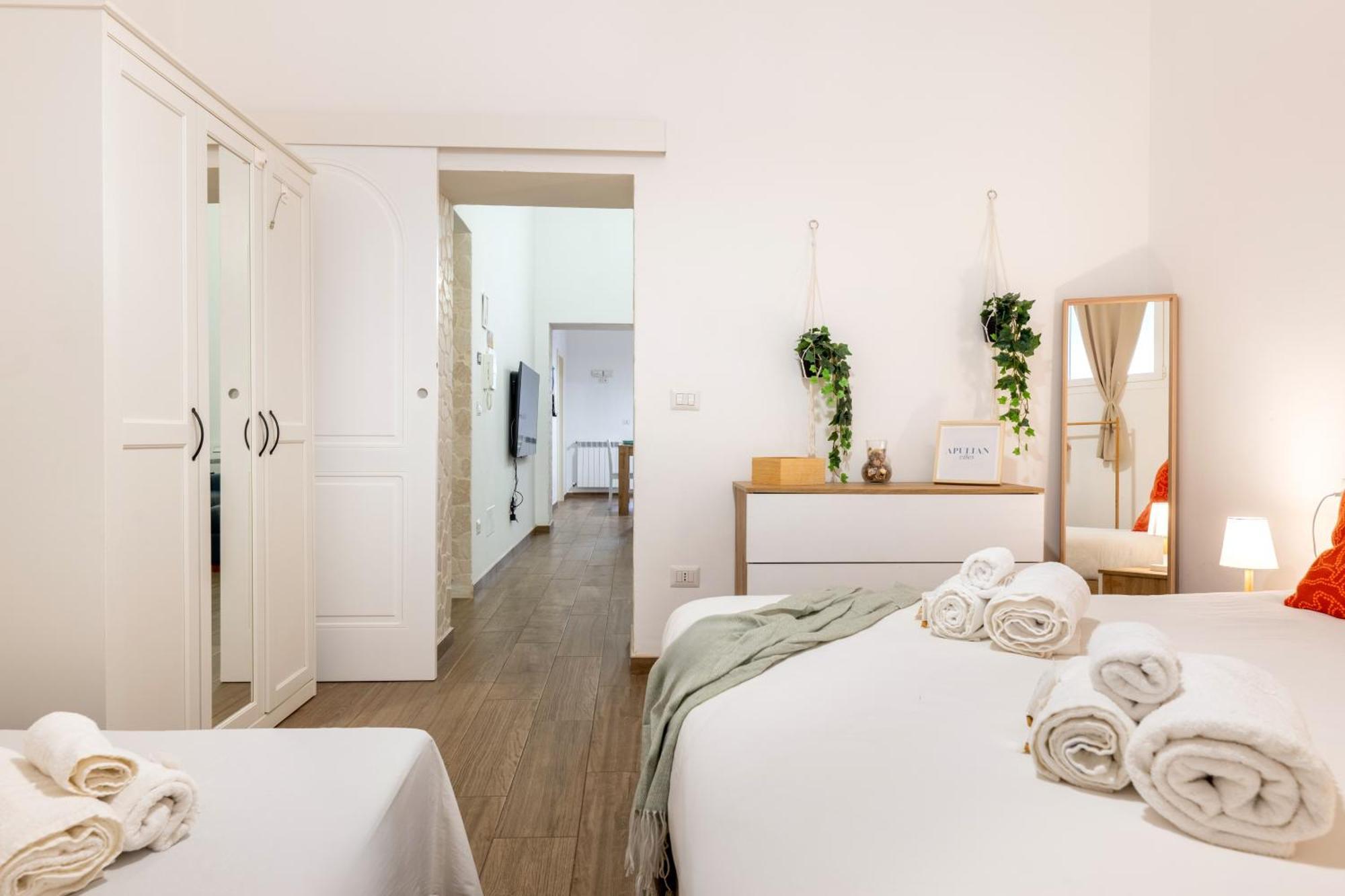 Modern Stone Apartment In The Heart Of Bari Ngoại thất bức ảnh