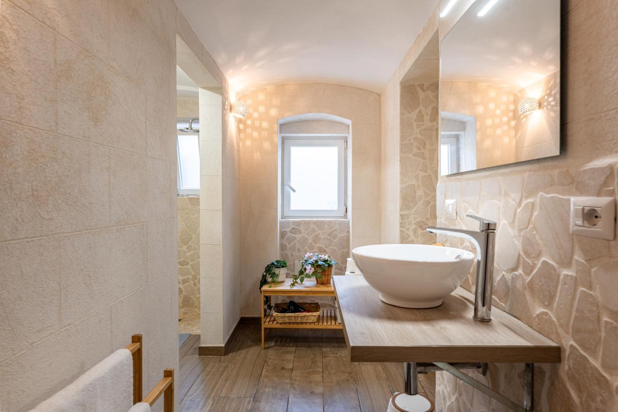 Modern Stone Apartment In The Heart Of Bari Ngoại thất bức ảnh