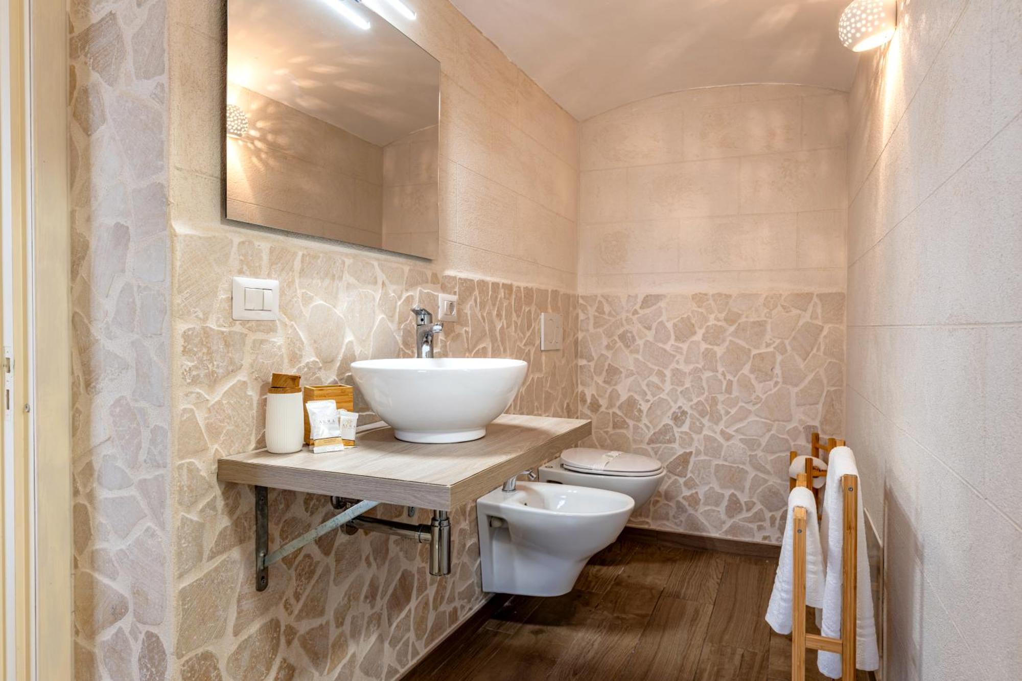 Modern Stone Apartment In The Heart Of Bari Ngoại thất bức ảnh