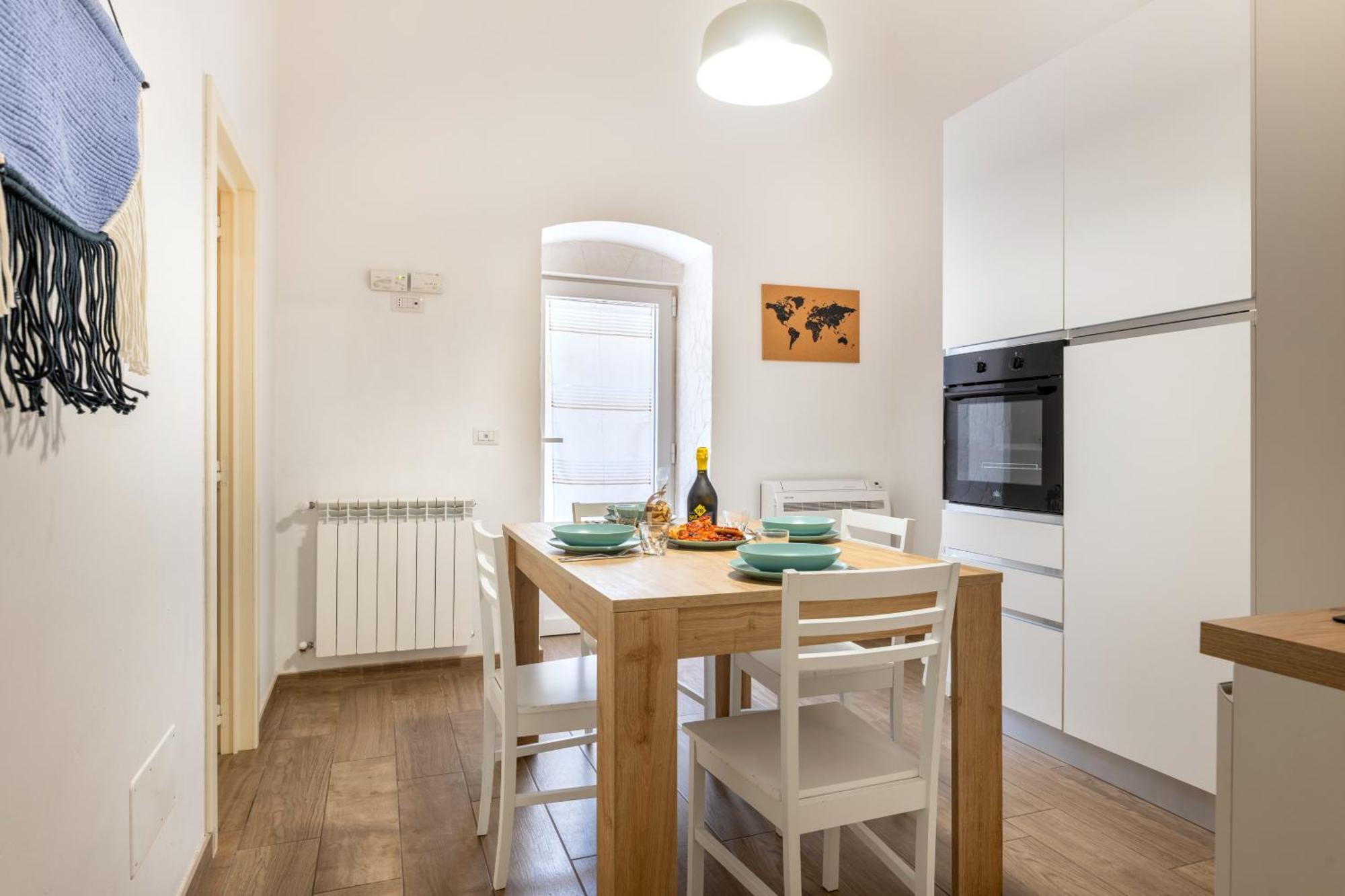 Modern Stone Apartment In The Heart Of Bari Ngoại thất bức ảnh