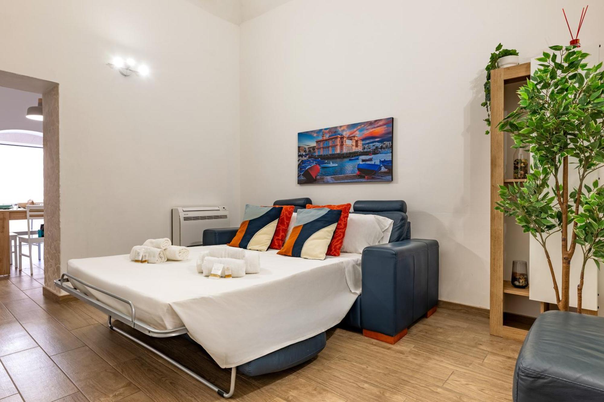 Modern Stone Apartment In The Heart Of Bari Ngoại thất bức ảnh