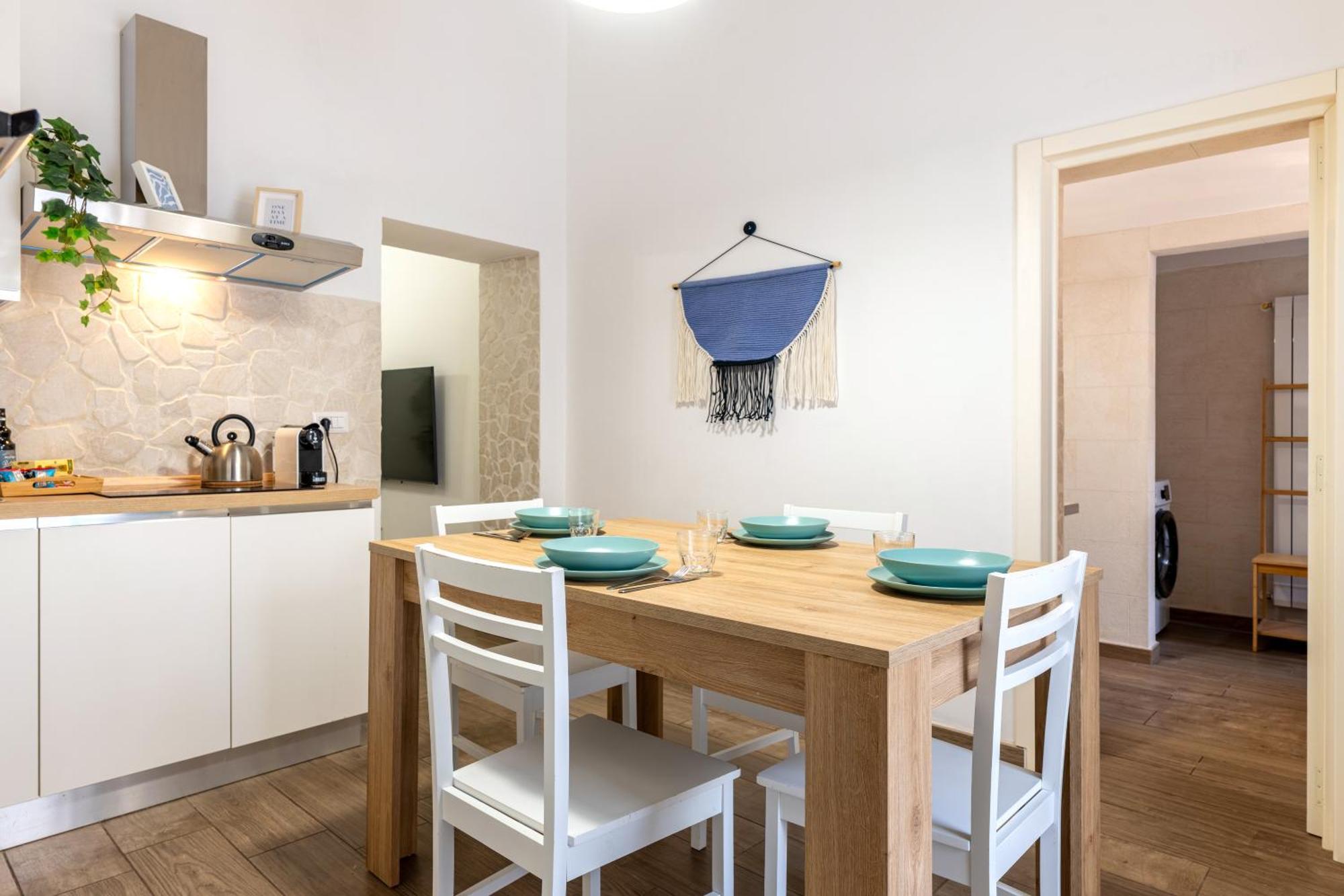 Modern Stone Apartment In The Heart Of Bari Ngoại thất bức ảnh